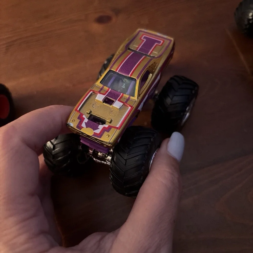 Hot Wheels Monster Jam Lot Of 4 Diecast 1:64 Scale Monster Trucks Wonder Women